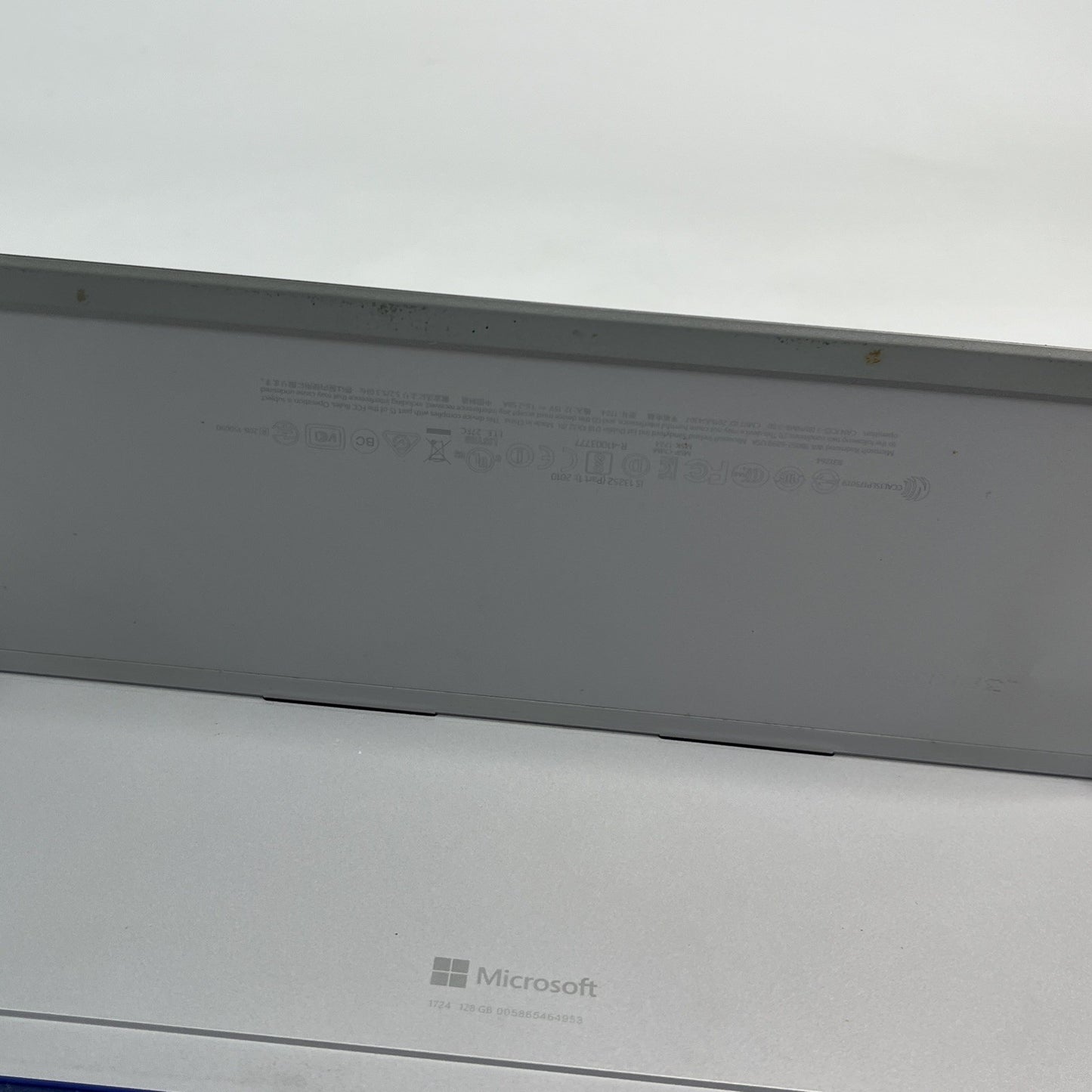 Microsoft Surface Pro 4 12.3” Intel i5-6300U  4GB RAM 128GB SSD & Keyboard