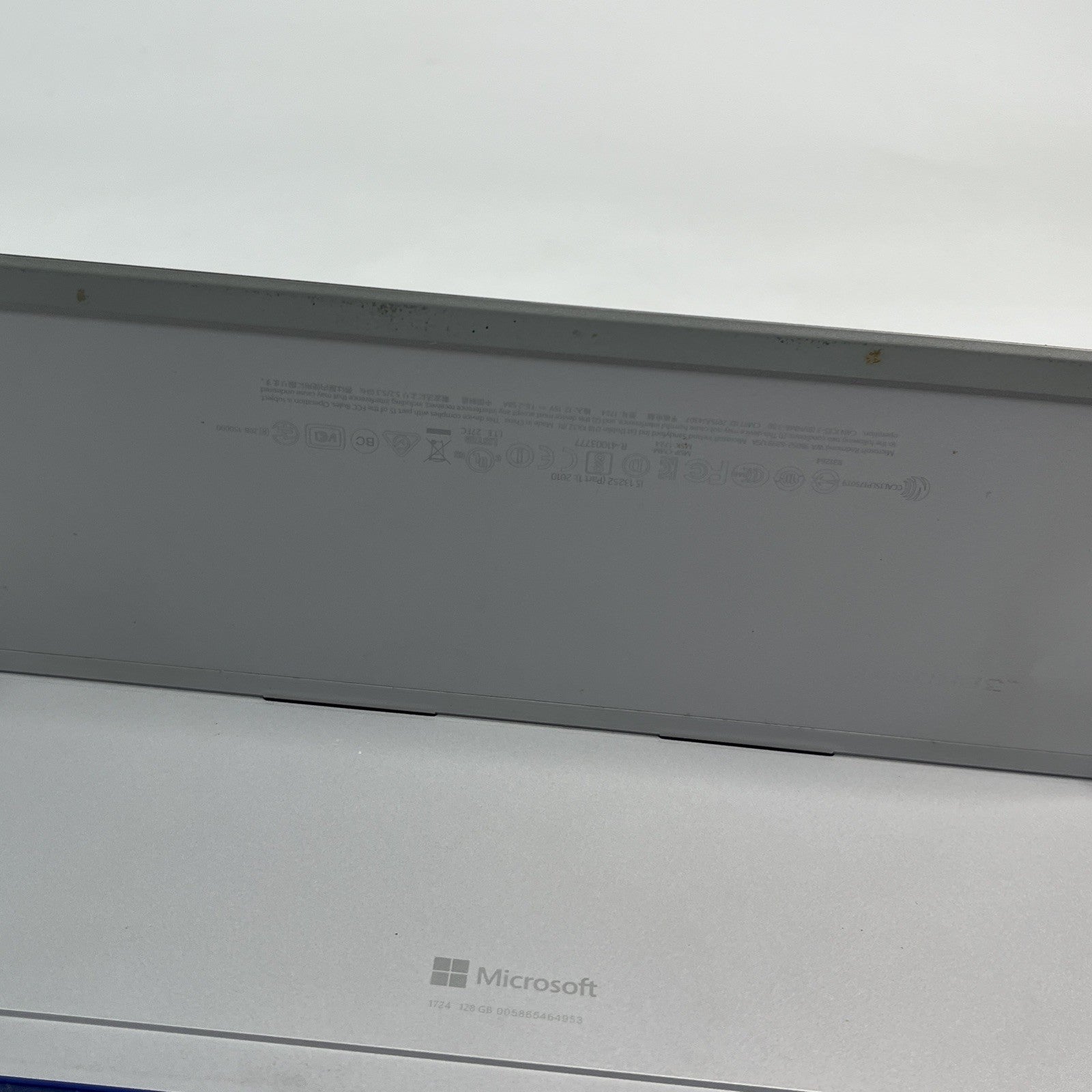 Microsoft Surface Pro 4 12.3” Intel i5-6300U  4GB RAM 128GB SSD & Keyboard