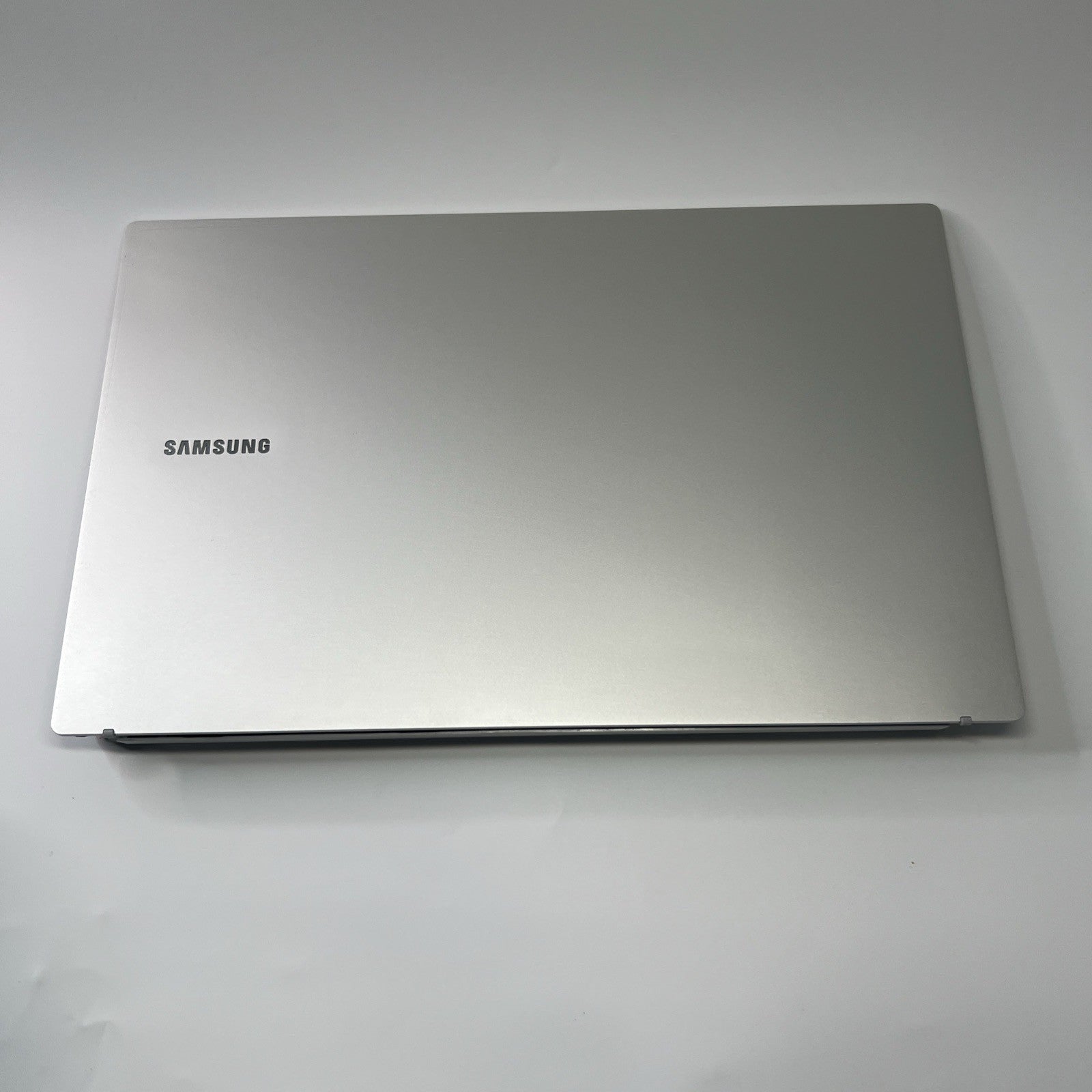 Samsung Galaxy NP750XDA Top Rear Lid Cover Hinges Webcam Cable & Screen Cable