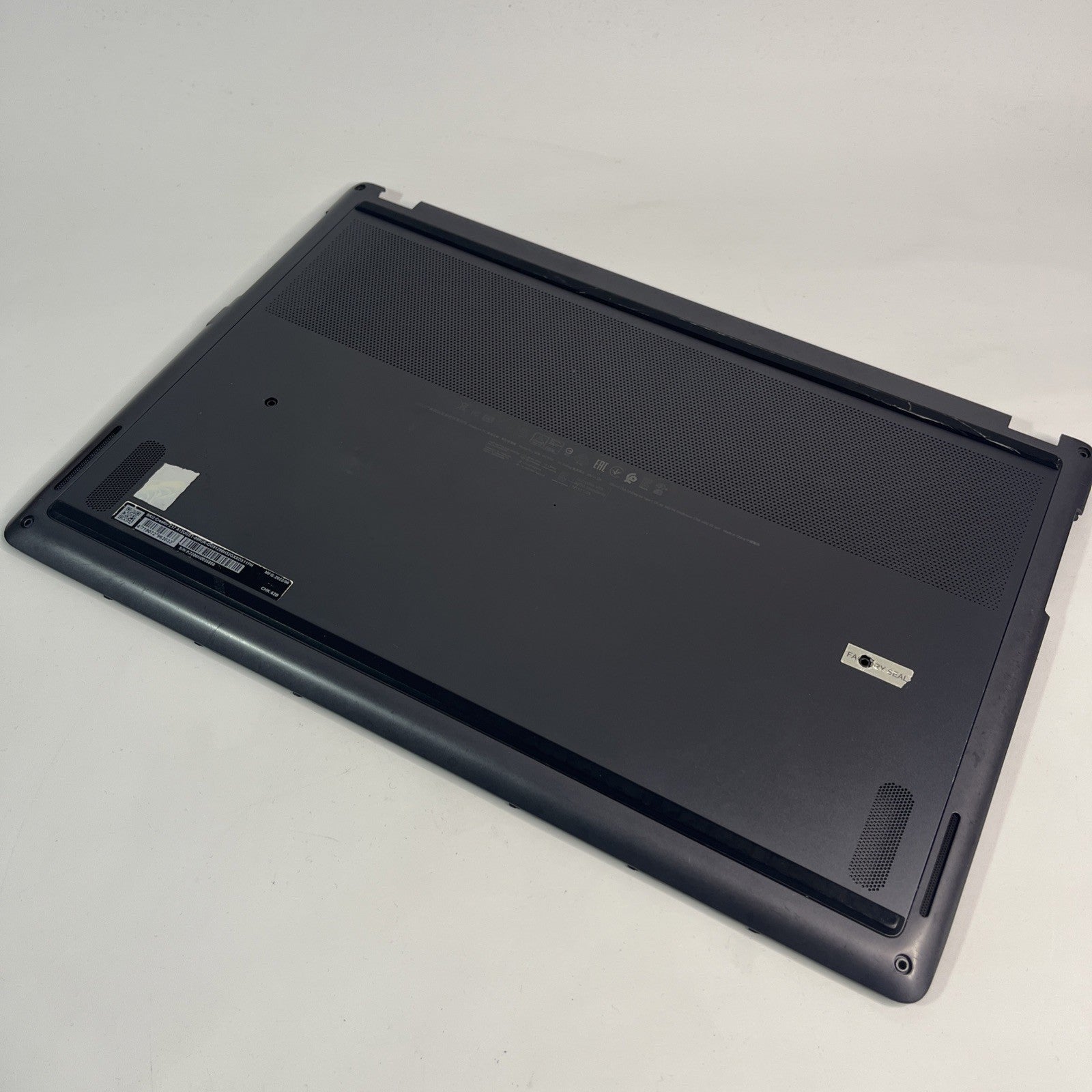 Genuine Grey msi z17 ms-17n1 bottombase Cover 3077N1D411SE