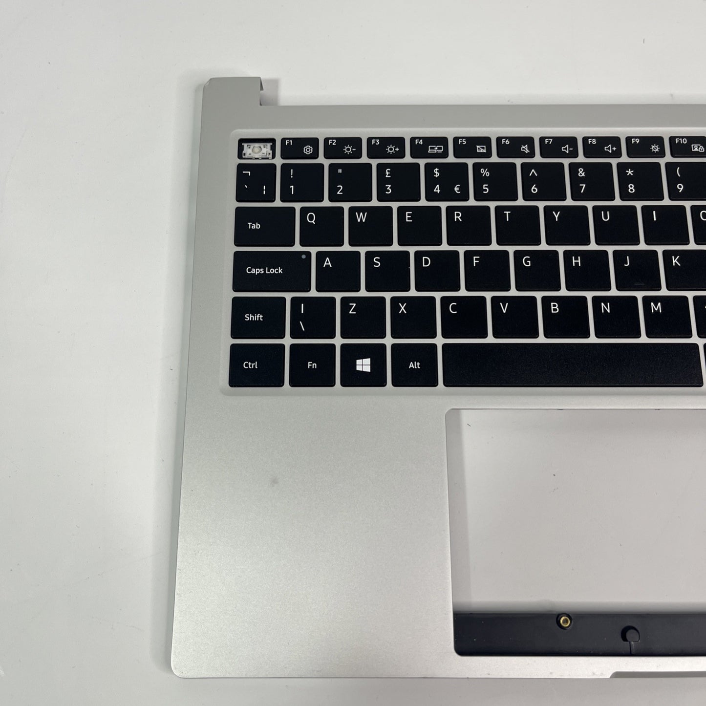 Genuine silver Samsung Galaxy NP750XDA  Palmrest & Keyboard&Speakers.missing Key