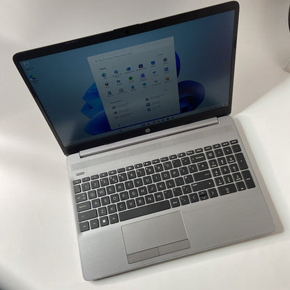 HP 255 G9 Laptop - AMD Ryzen 7-5825U, 16GB RAM, 256GB SSD, Windows 11 Grade A
