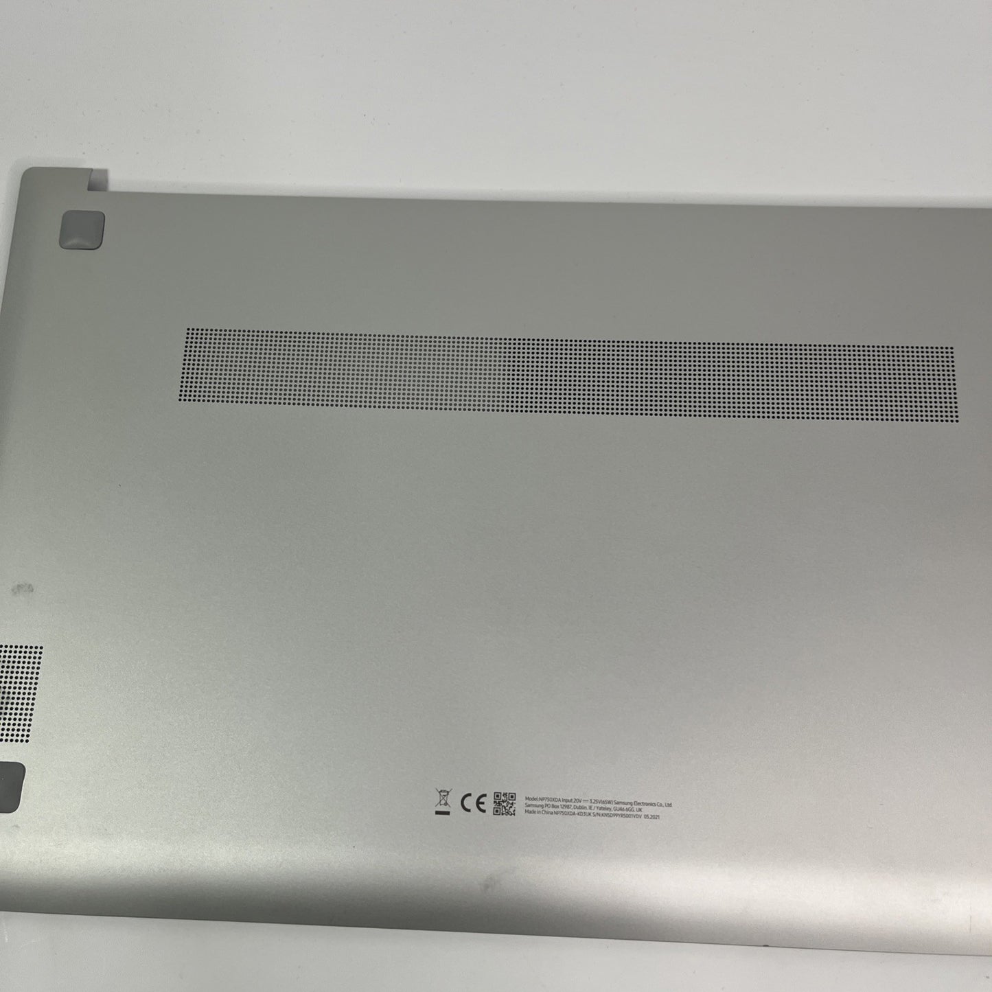 Genuine silver Samsung Galaxy NP750XDA Bottombase HQ2073080