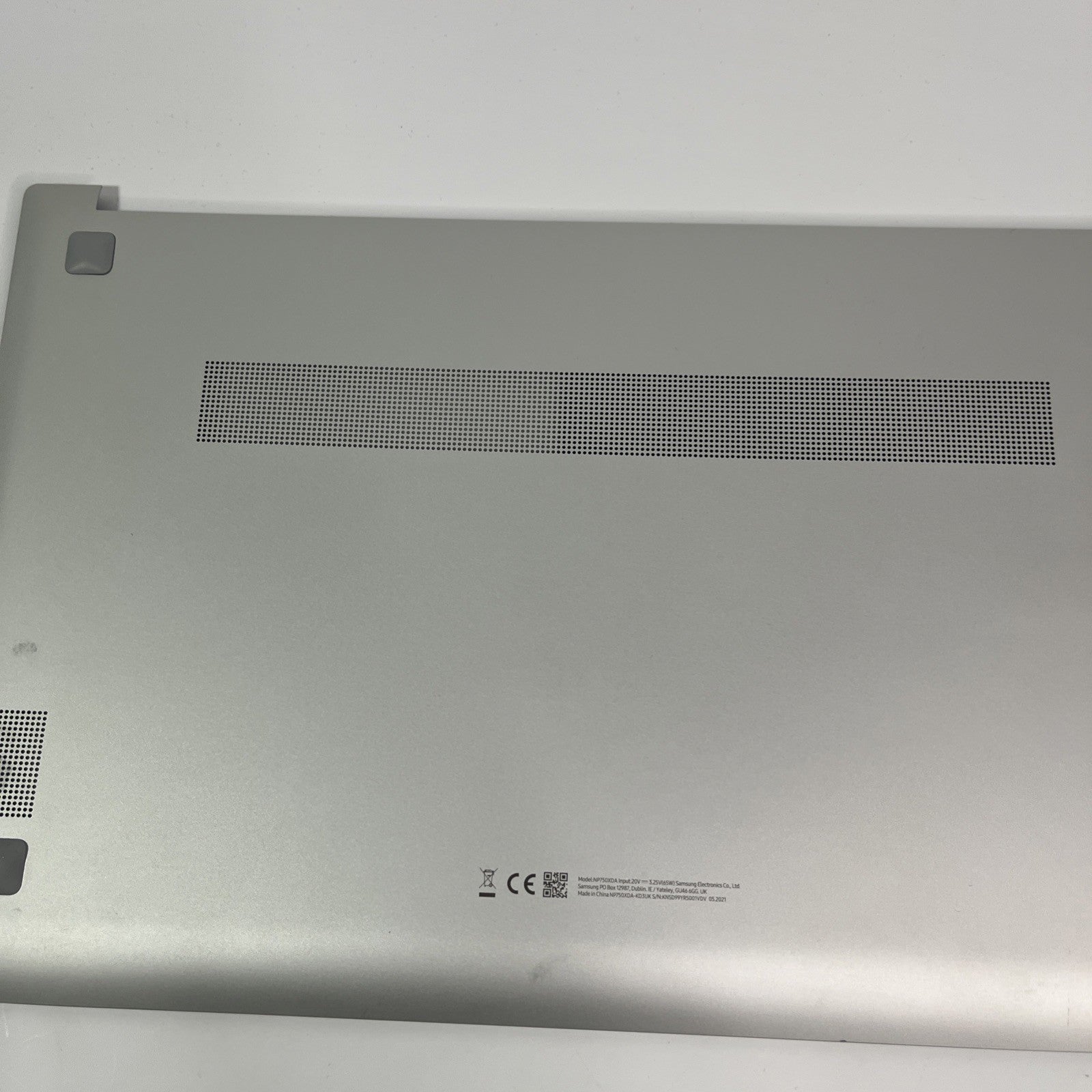 Genuine silver Samsung Galaxy NP750XDA Bottombase HQ2073080