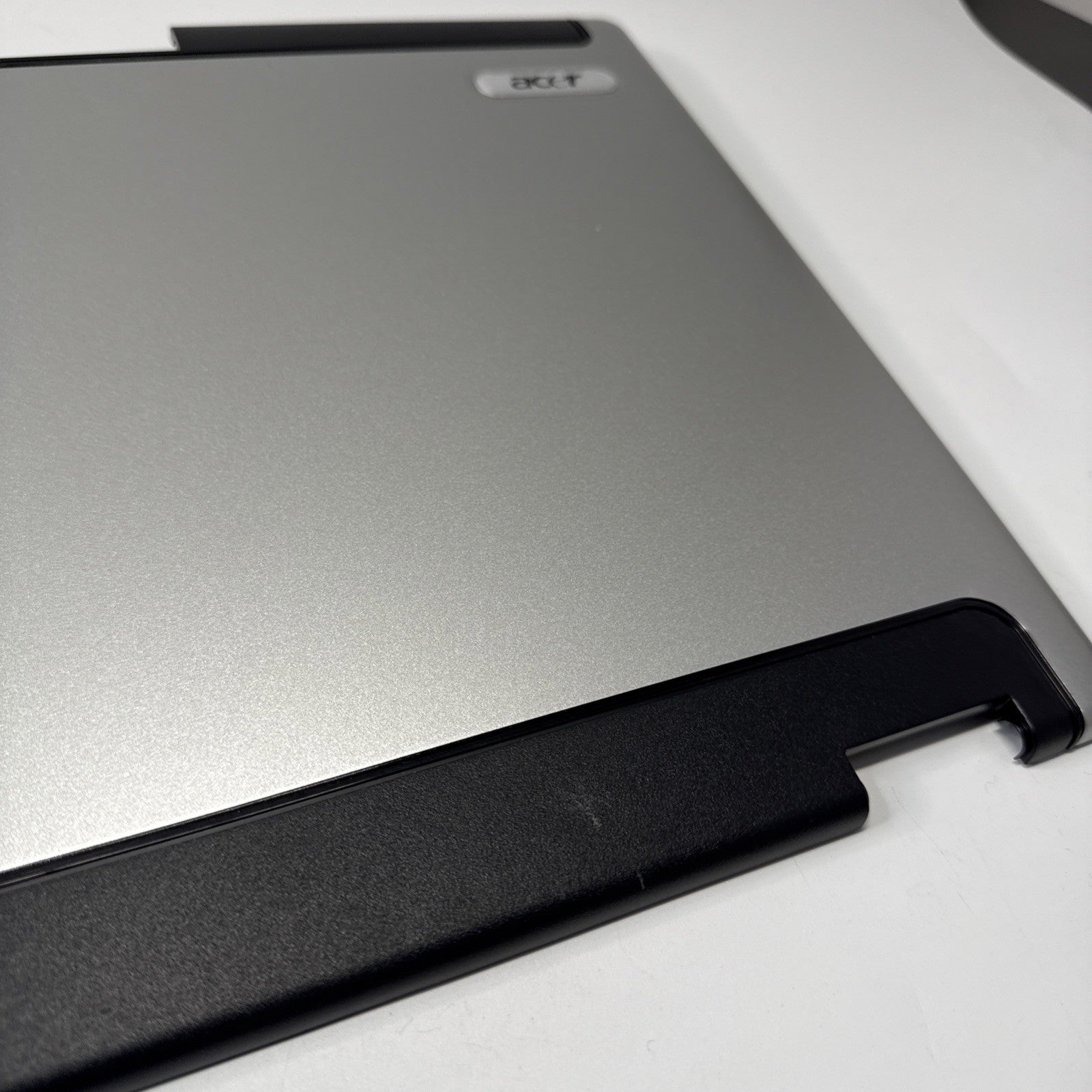 Acer Aspire 5100 60.ABHV5.007 LCD Top Back Rear Lid Cover  Silver