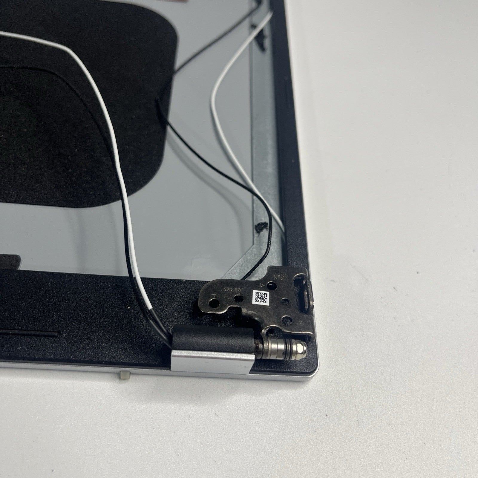 Acer Aspire A315-24P  LCD Cover Rear Back Housing And Bezel Silver Ap3z000102