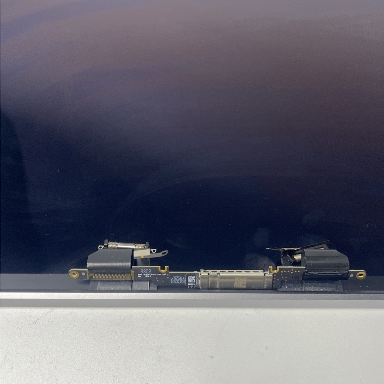Genuine Apple MacBook Pro A2141 16" Display Assembly Screen. cracked From Side.