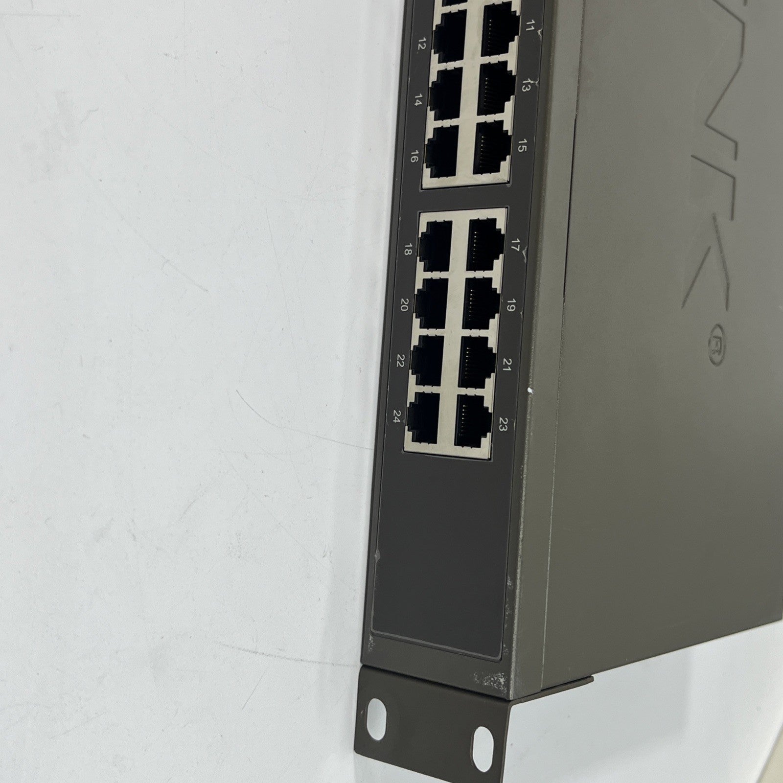 TP-LINK TL-SF1024  24 Ports Fast Ethernet Switch.