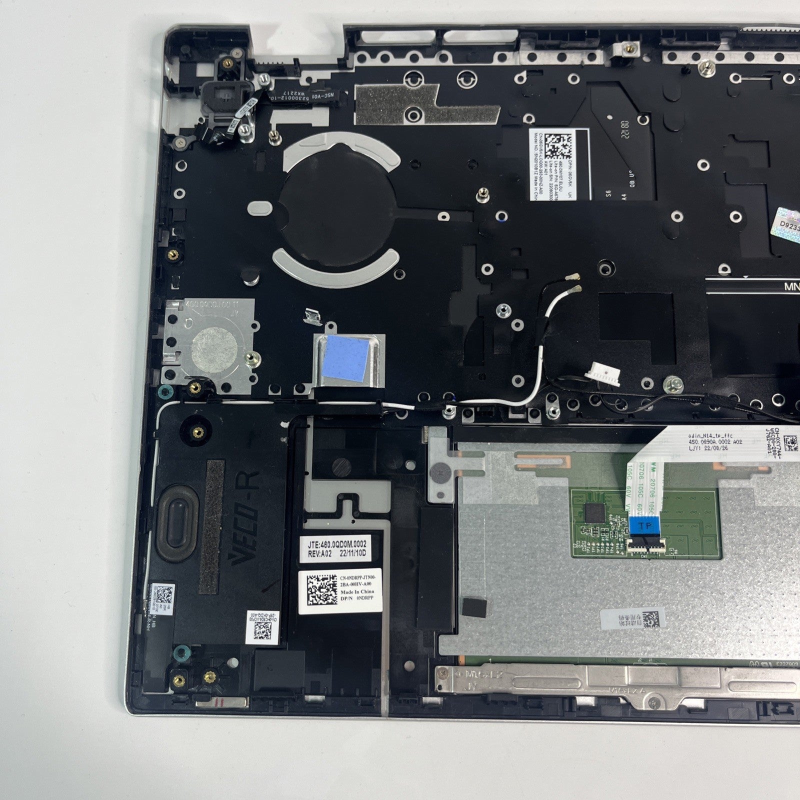 Genuine Sliver Dell Inspiron 14 7420 Palmrest, Touchpad & Speakers CN-06GV5K