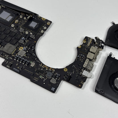 MacBook Pro 15" A1398 Late 2013 Logic Board i7-4960HQ (FOR PARTS)