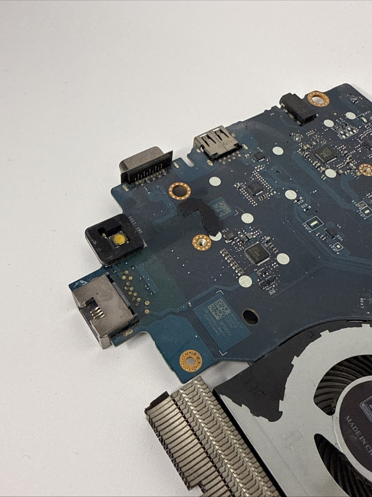 Genuine Dell Latitude 5590 Motherboard i5 8th Gen P/N: 0F58TV (FAULTY)