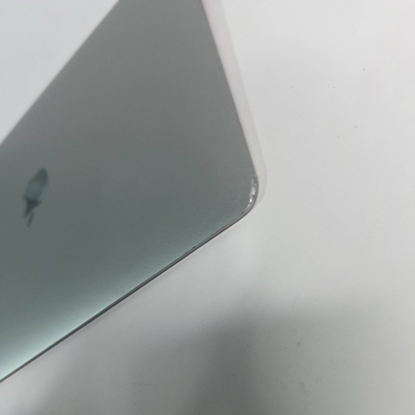 Apple MacBook Air A2337 LCD Screen Display Assembly – Silver – EMC 3598