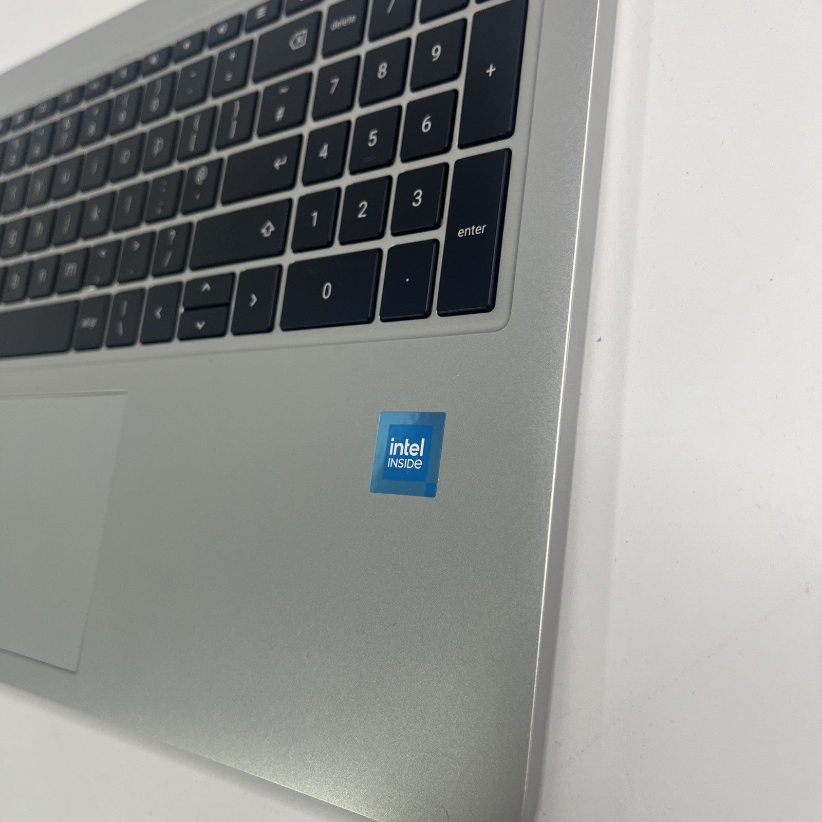 HP Silver Chromebook 15a-na0005sa Palmrest, Keyboard,speakers, Touchpad