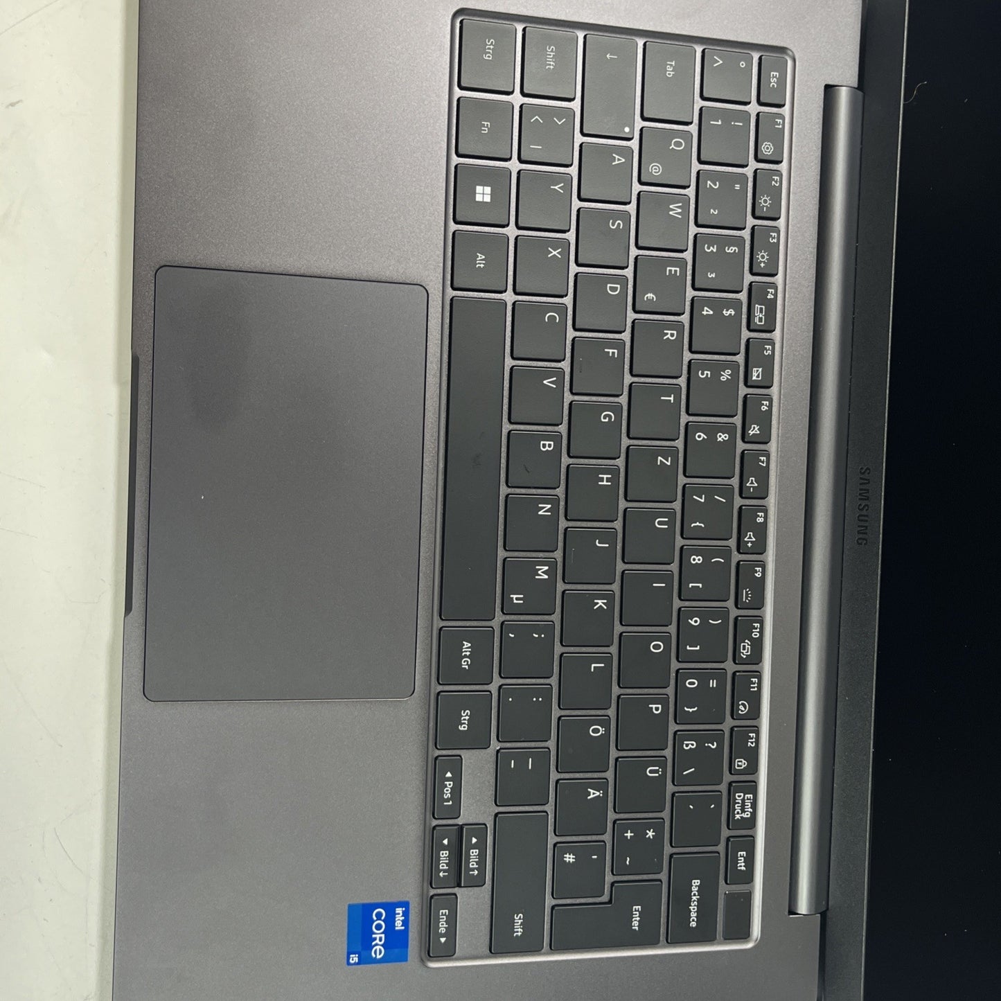 SAMSUNG Galaxy Book2 14” i5-12th GEN 8GB RAM 256GB NVME SSD battery100%. Grade A