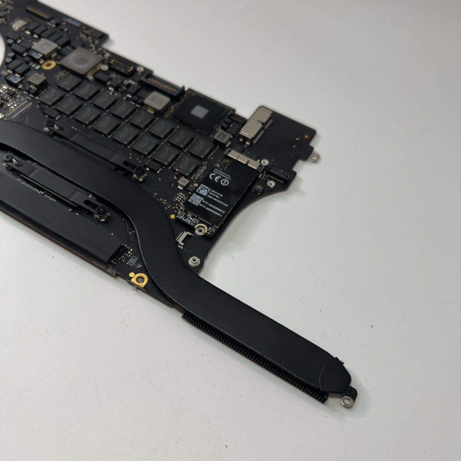 MacBook Pro 15" A1398 Mid-2015 Logic Board 2.2GHz i7-470HQ 16GB 820-00138-A