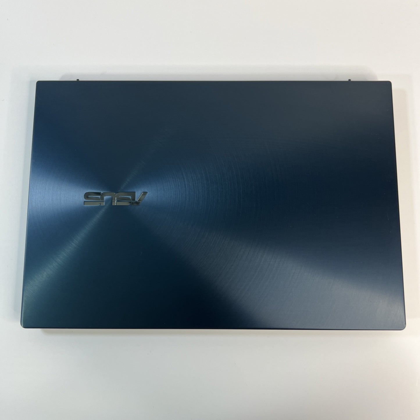 ASUS ZenBook Duo UX482EAR 14”Core I7-11957G 16GB RAM 1 TB SSD Windows 11