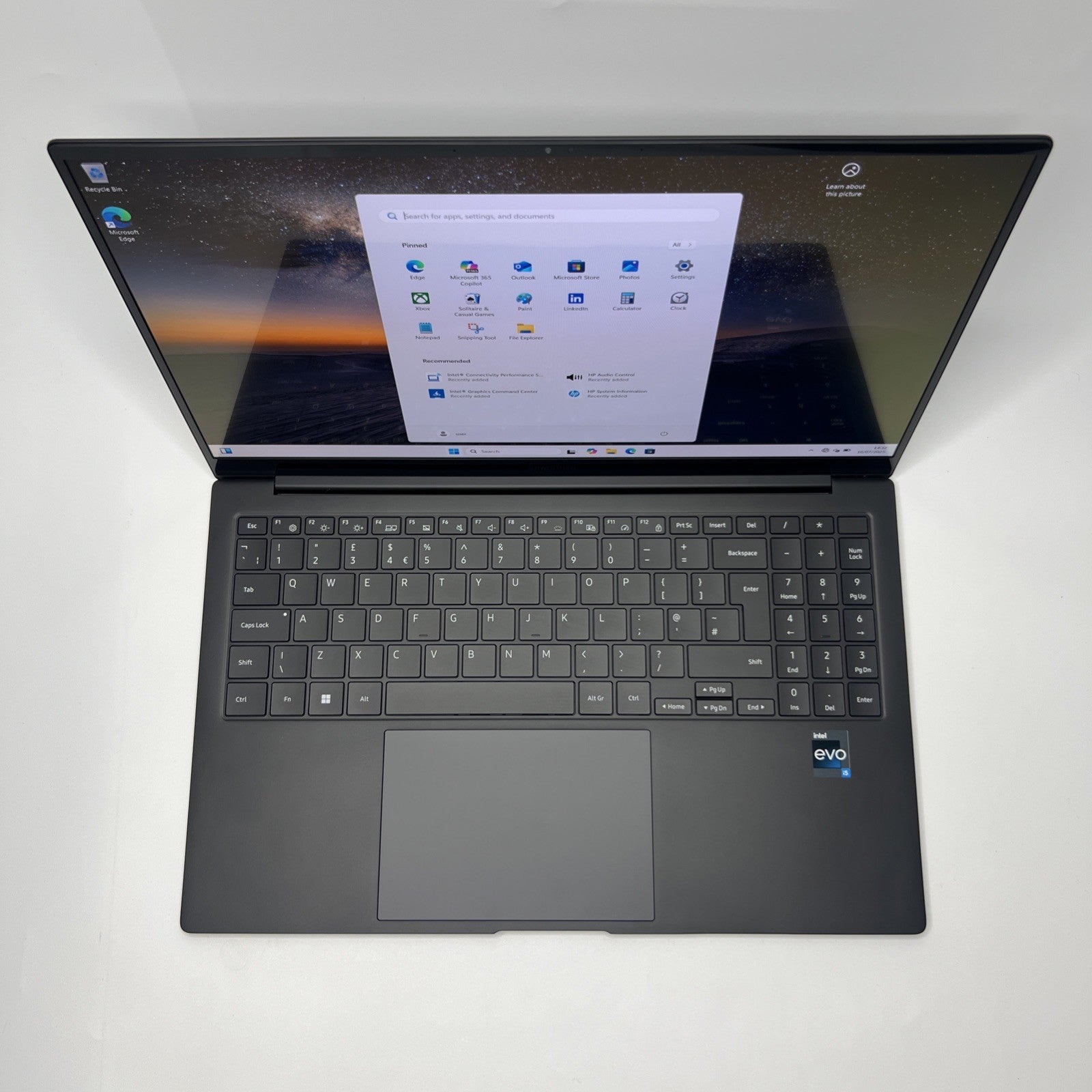 Samsung Galaxy Book 2 Pro 5G Core i5-1240P 8GB 512GB 15.6 Inch AMOLED Windows 11