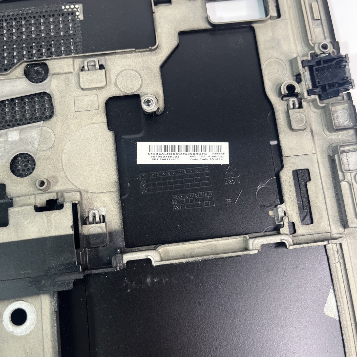 Genuine Black HP EliteBook 840 G5 Bottom Base Lower Cover Chassis BCALN106C.#G C
