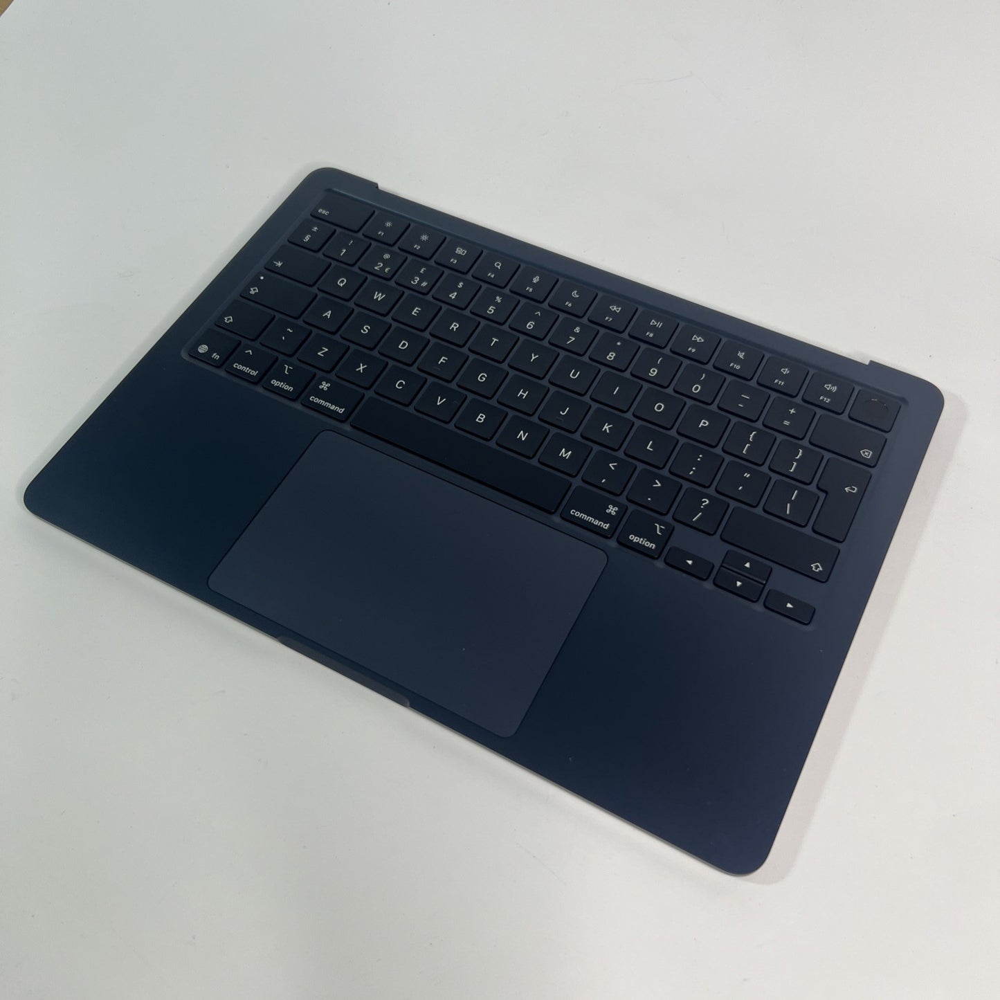 Apple MacBook Air 13" A3240 (2025 M4) Palmrest Midnight  Read Description
