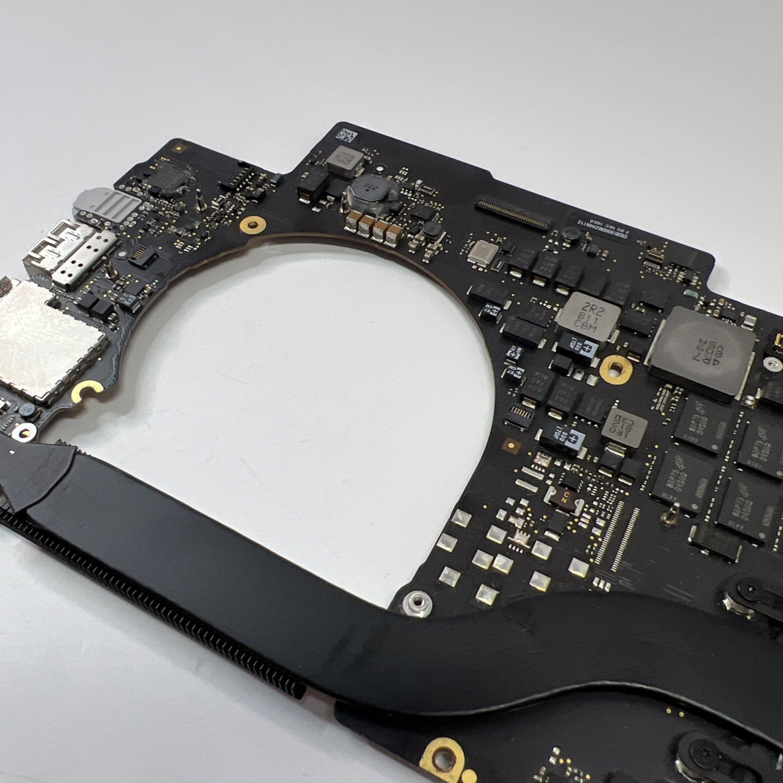 MacBook Pro 15" A1398 Mid-2015 Logic Board 2.2GHz i7-470HQ 16GB 820-00138-A