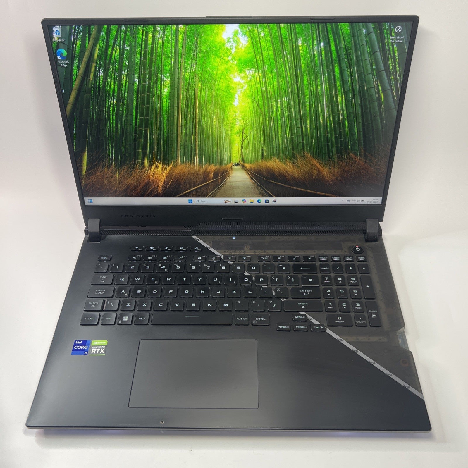 ASUS ROG Strix SCAR 17 SE G733 17.3" i9-12950HX RTX 3080Ti 32GB RAM 1TB SSD