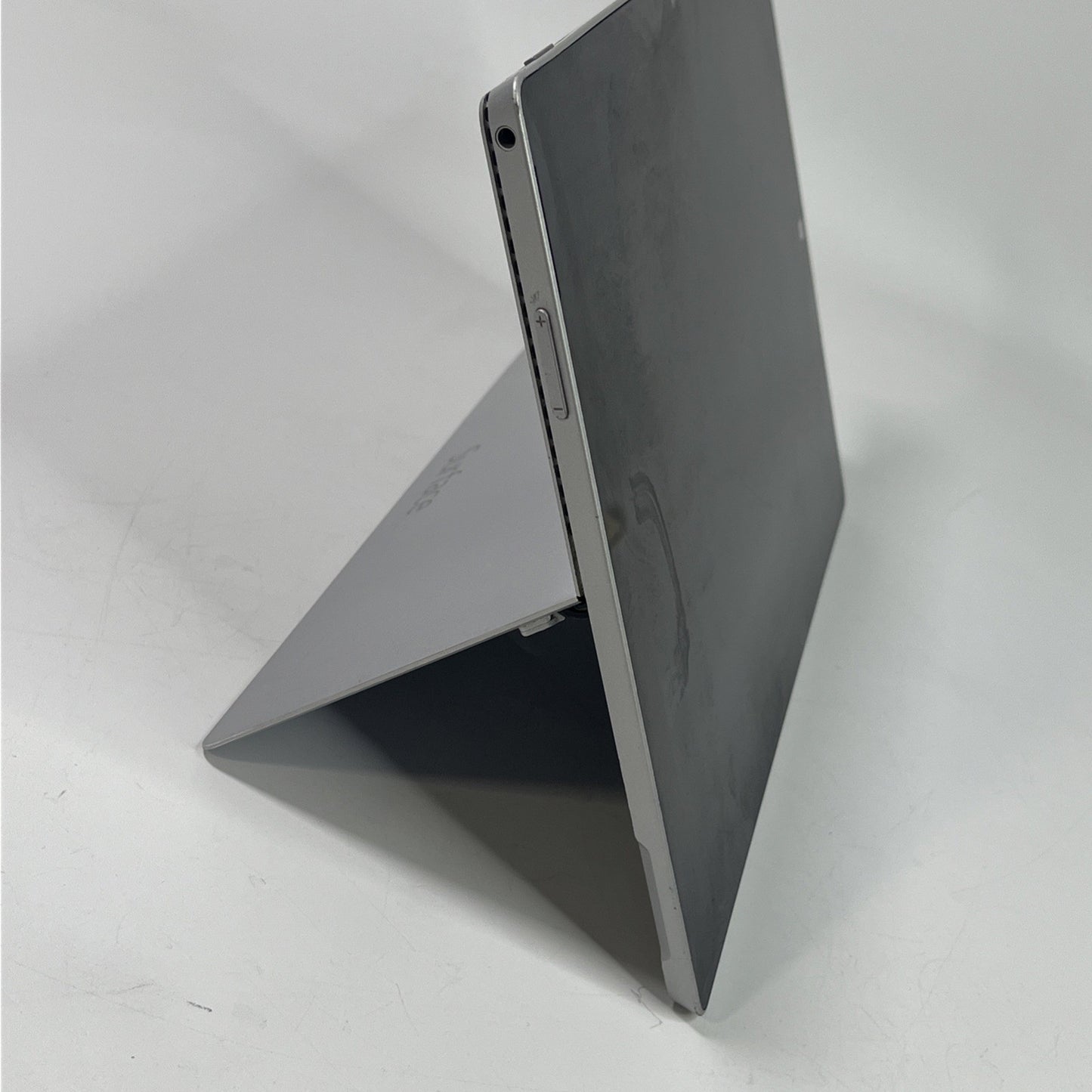Microsoft Surface Pro 3 12” Intel i5-4300U 1.90 GHz  8GB RAM 256GB SSD Win 8 Pro