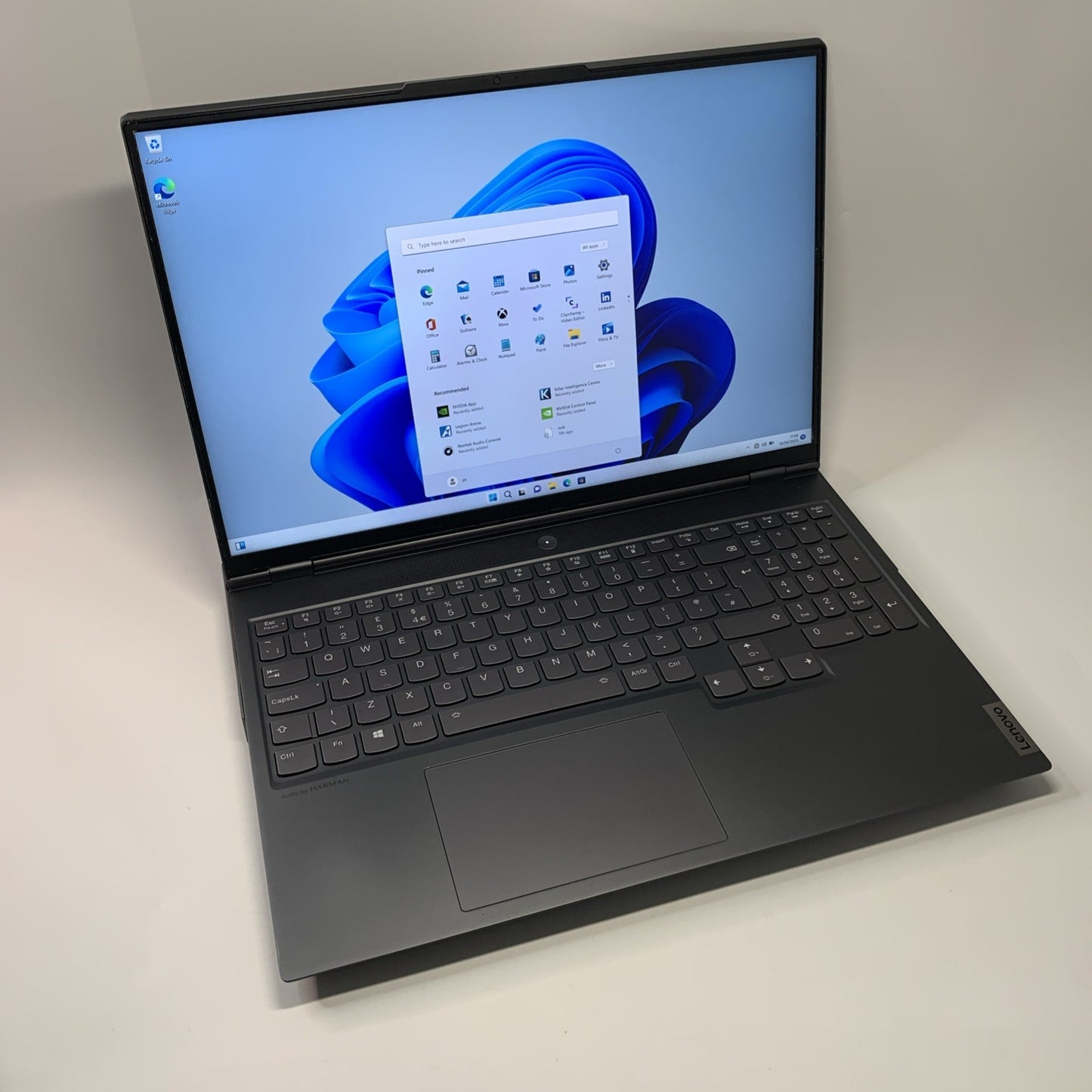Lenovo Legion 7  16ACHg6 AMD Ryzen 7 5800H 256GB SSD 16GB RAM RTX 3060 Win 11