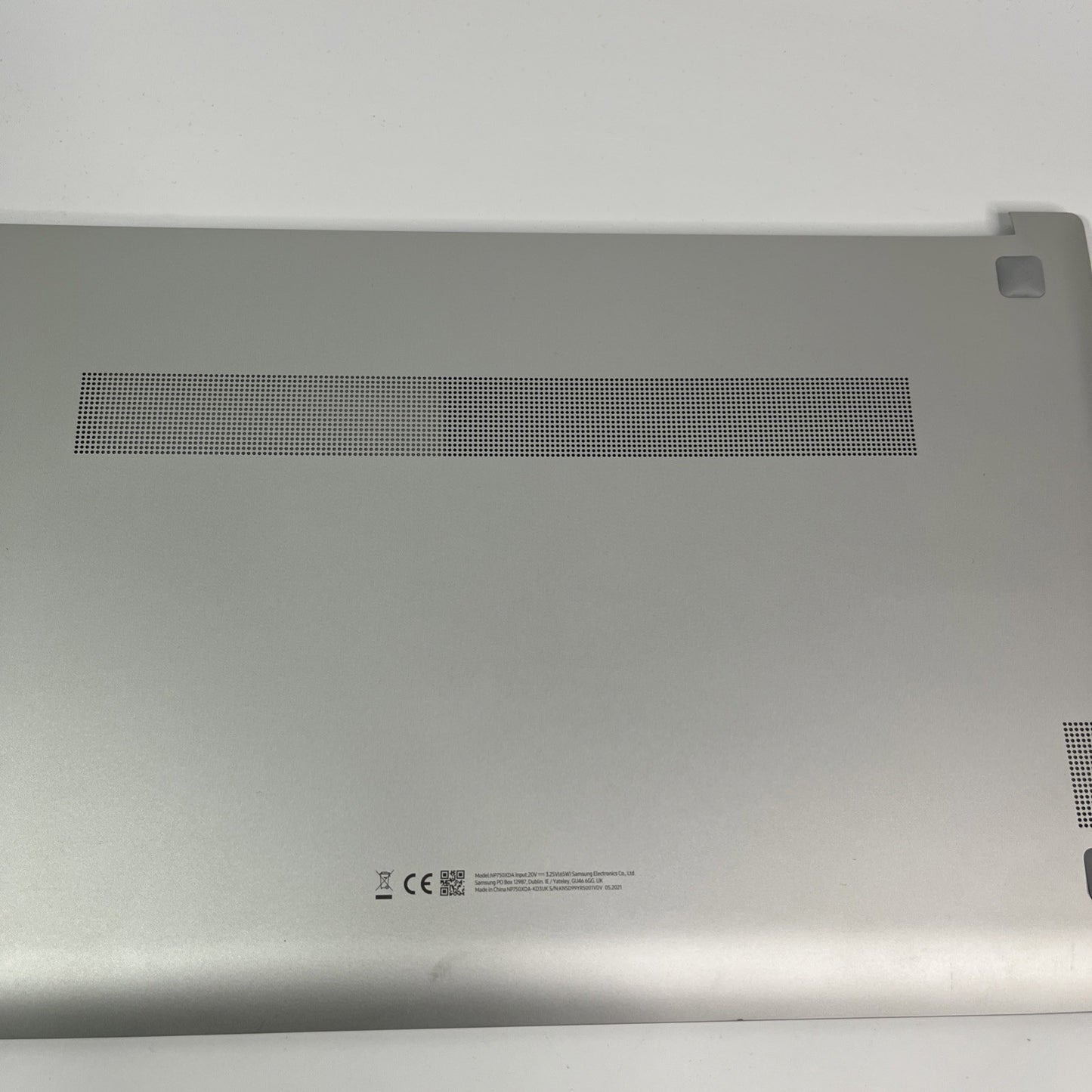 Genuine silver Samsung Galaxy NP750XDA Bottombase HQ2073080