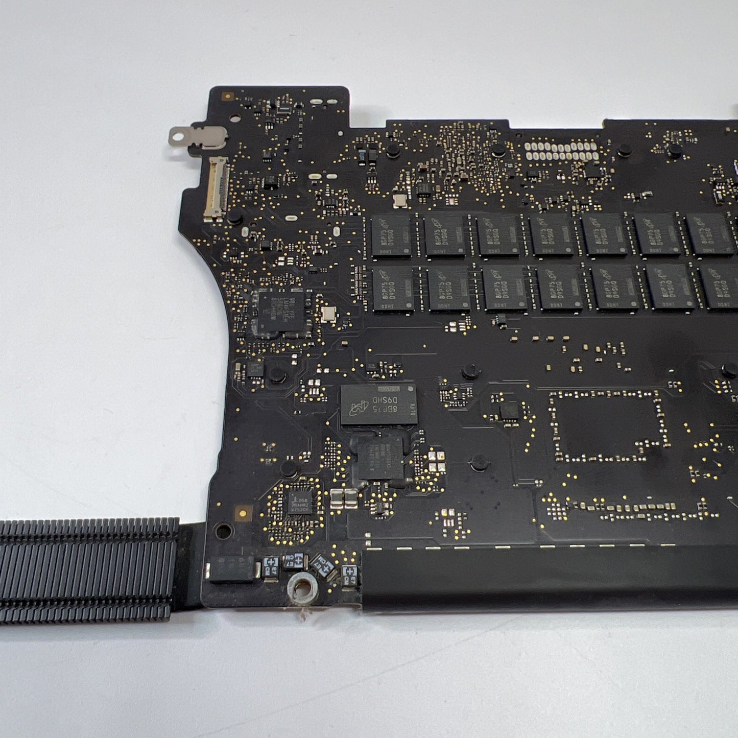 MacBook Pro 15" A1398 Mid-2015 Logic Board 2.2GHz i7-470HQ 16GB 820-00138-A