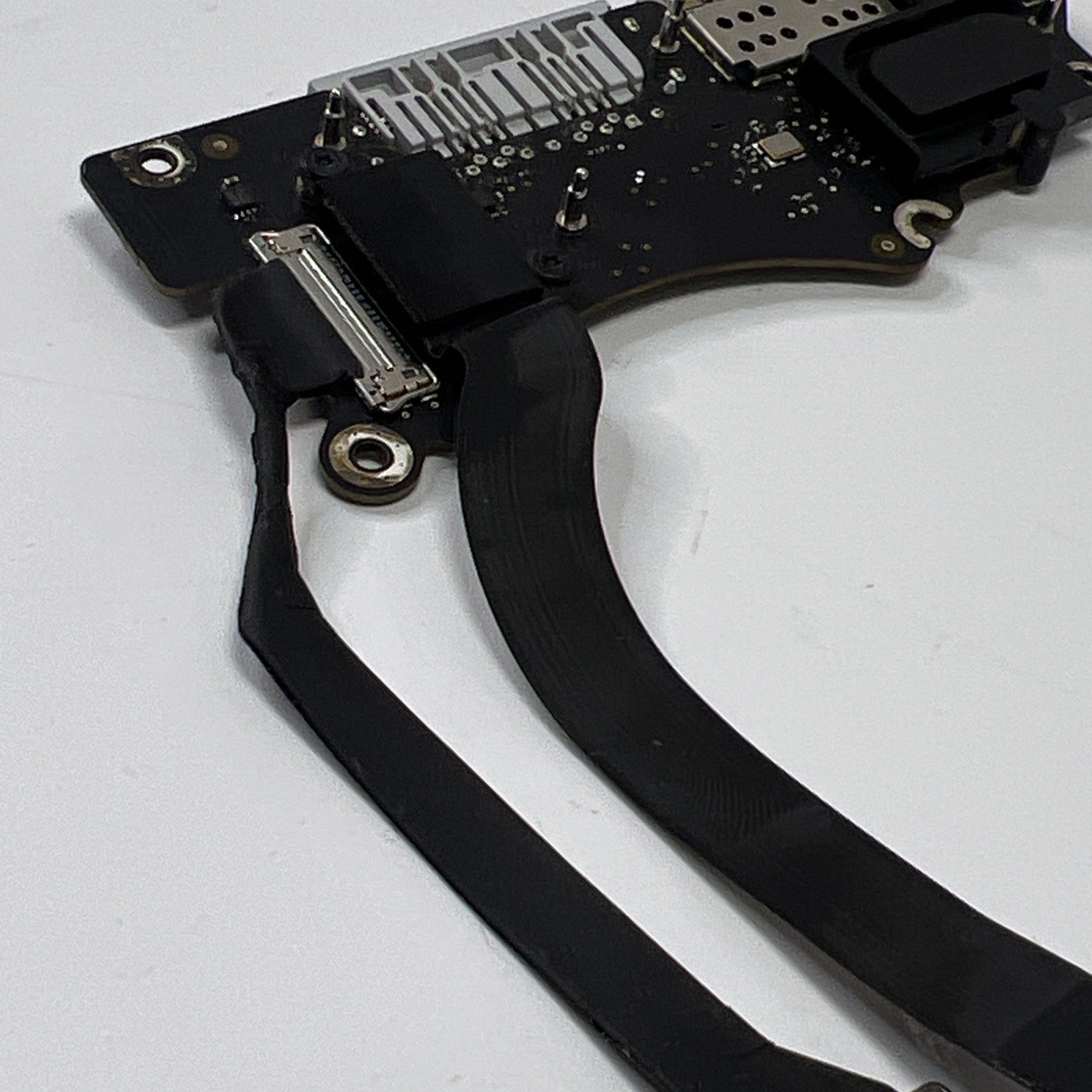 APPLE MACBOOK PRO 15" A1398 Mid 2015 USB SD I/O BOARD w/ CABLES 820-5482-A
