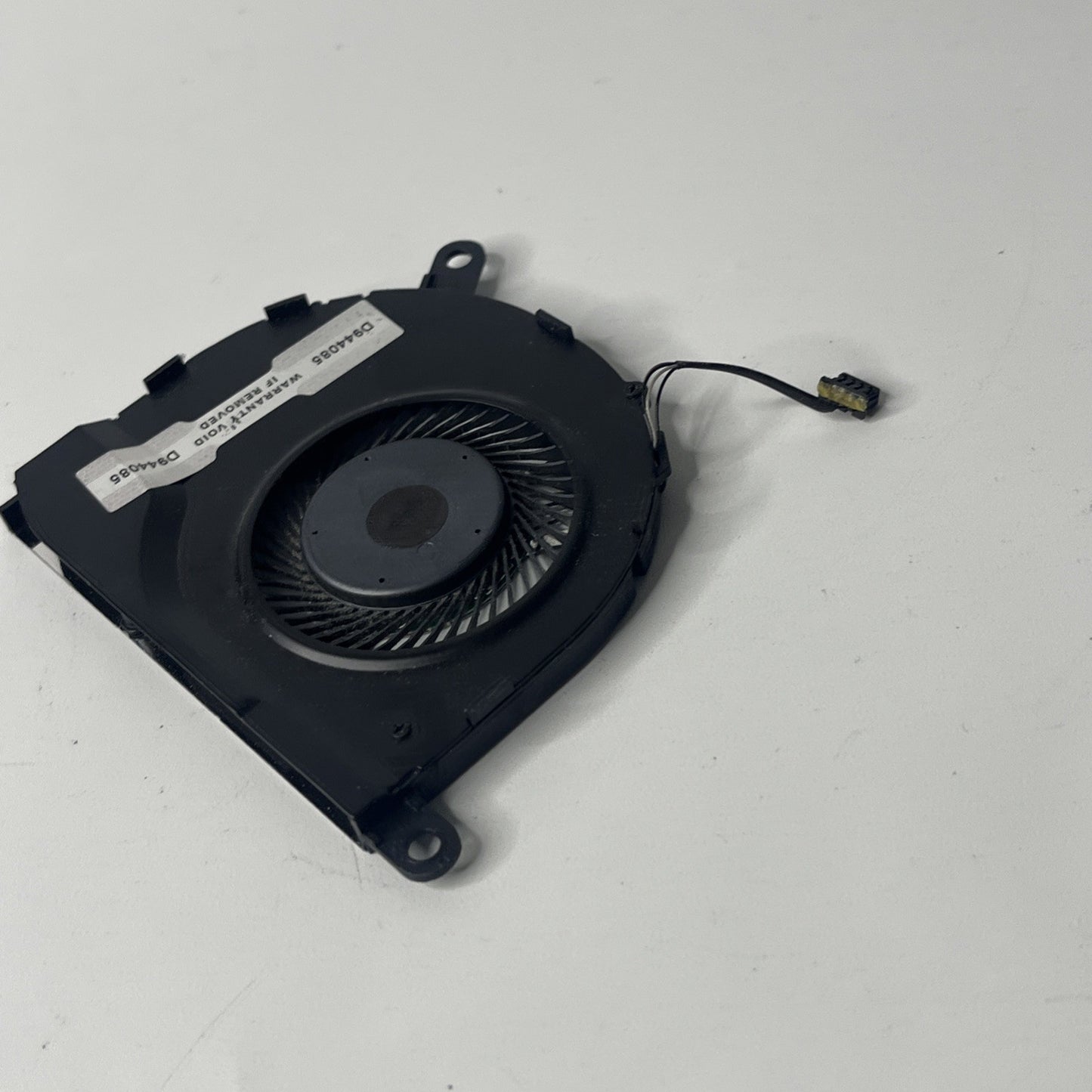 NEW GENUINE DELL LATITUDE 5490 COOLING FAN Cn-op5f39