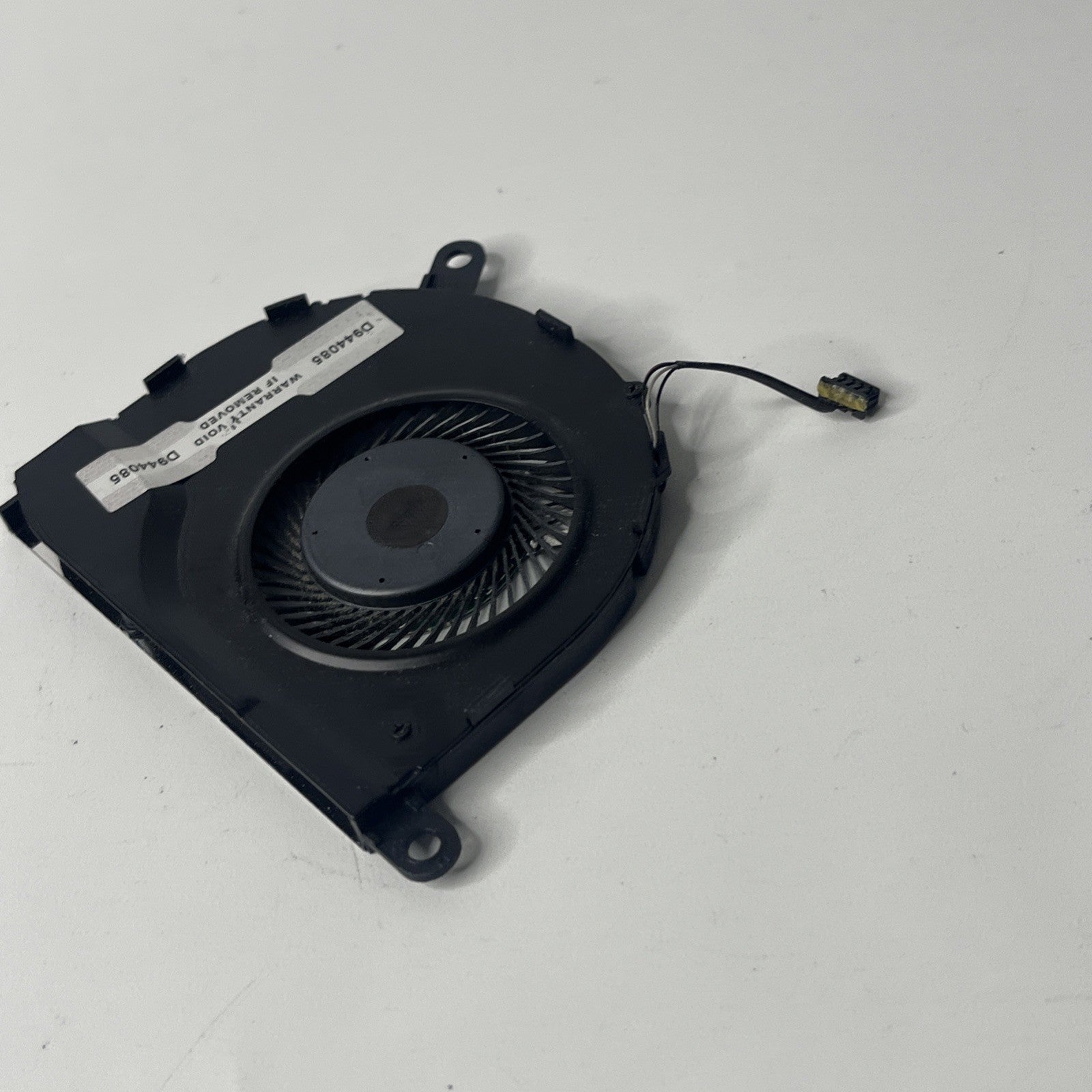 NEW GENUINE DELL LATITUDE 5490 COOLING FAN Cn-op5f39