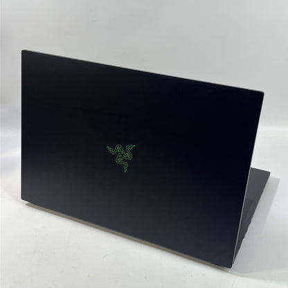 Razer Blade 18 RZ09-484  32GB RAM i9-1350HX - RTX 4090 2TB SSD 240HZ For Parts