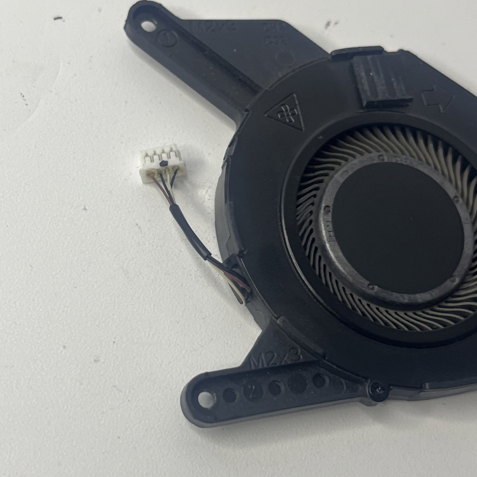 NEW GENUINE DELL LATITUDE 5410 COOLING FAN 096-Oke7-a00