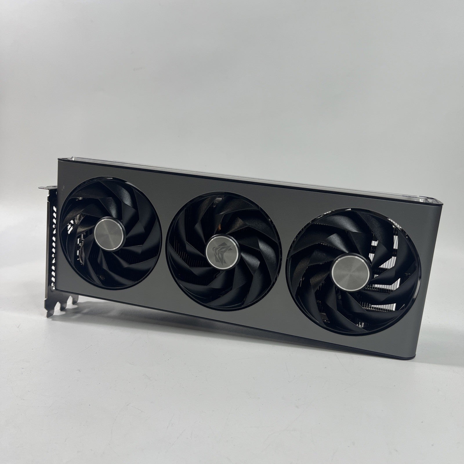 Sapphire AMD Radeon RX 7700 XT NITRO+ Graphics Card for Gaming - 12GB. Dead