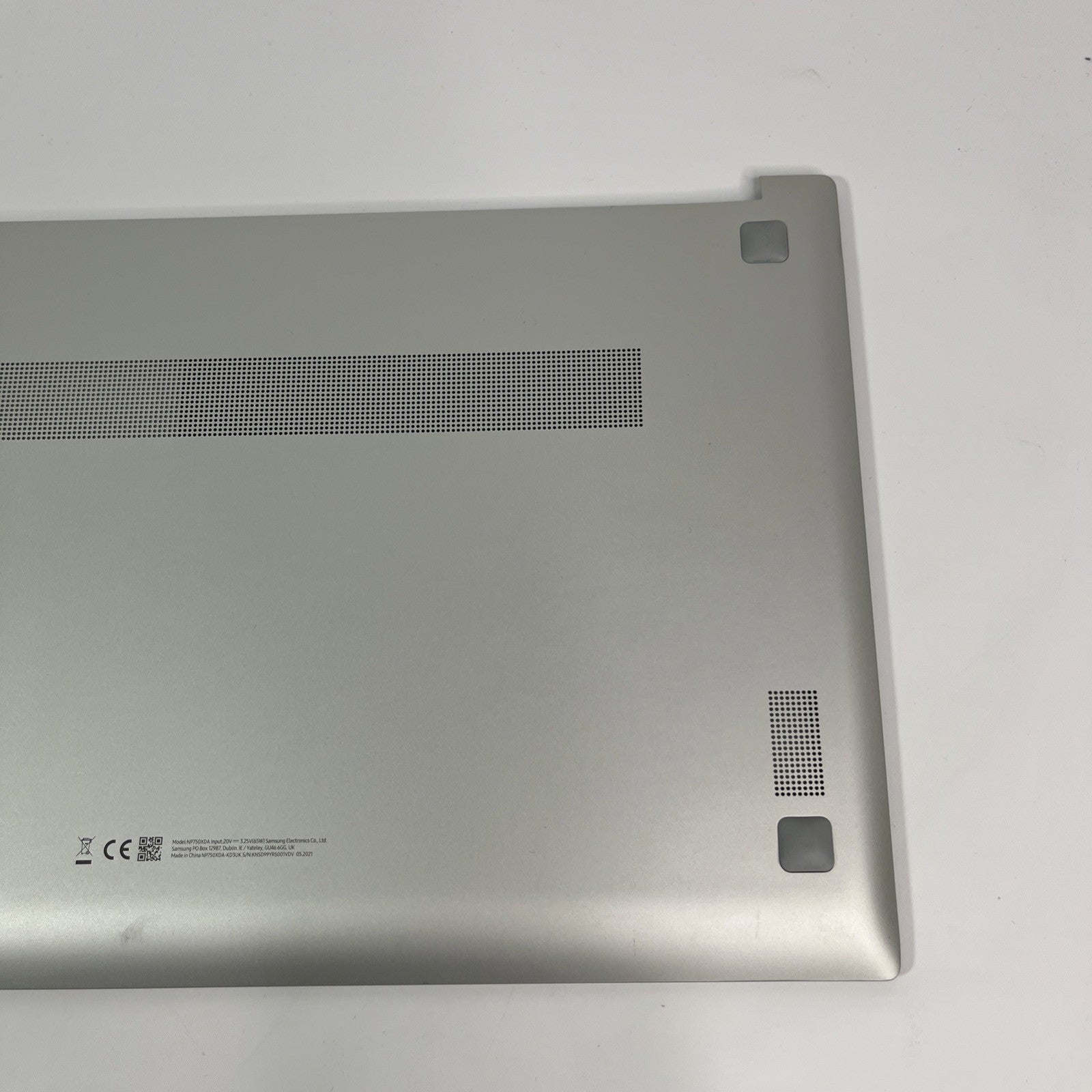 Genuine silver Samsung Galaxy NP750XDA Bottombase HQ2073080