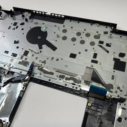 Genuine Dell Inspiron 3505 Palmrest Assembly UK Keyboard 033HPP (SMALL CRACK)