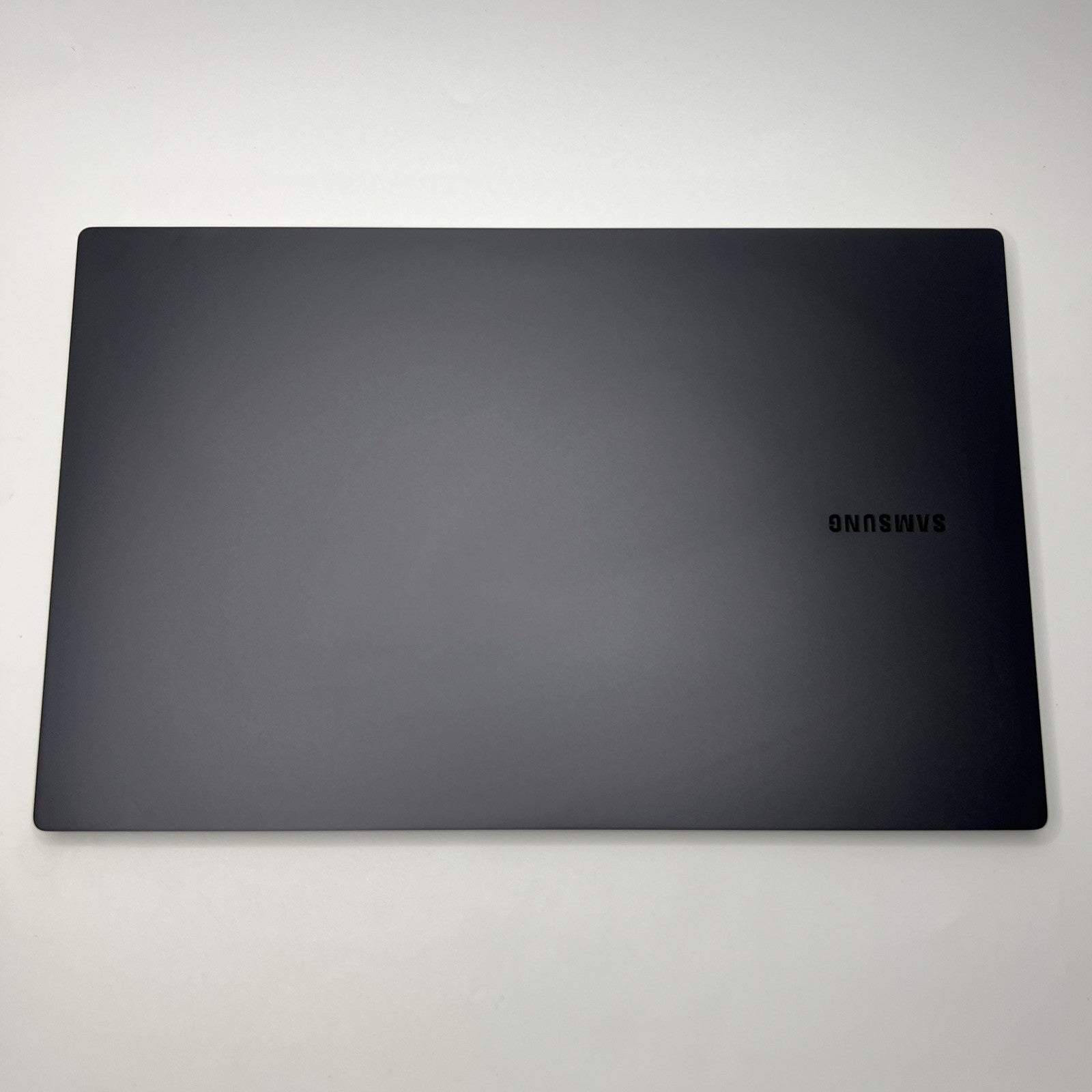 Samsung Galaxy Book 2 Pro 5G Core i5-1240P 8GB 512GB 15.6 Inch AMOLED Windows 11