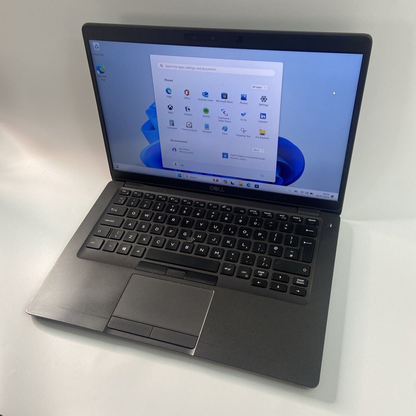 Dell Latitude 5400 i5-8365U 8th Gen 16GB Ram 256GB SSD 14.0" FHD Window 11