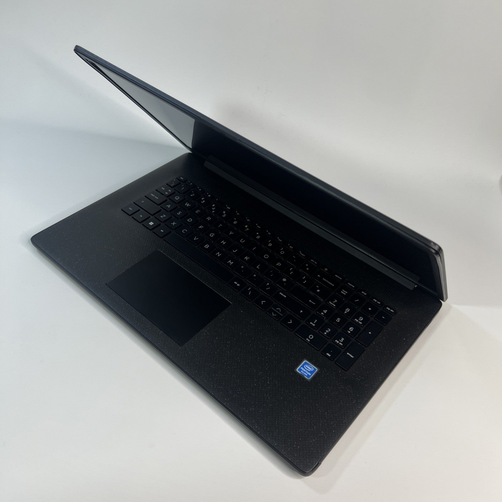 HP 17-cn0104na Laptop Intel Pentium N5030 4GB 128GB SSD 17.3 in FHD Win 11