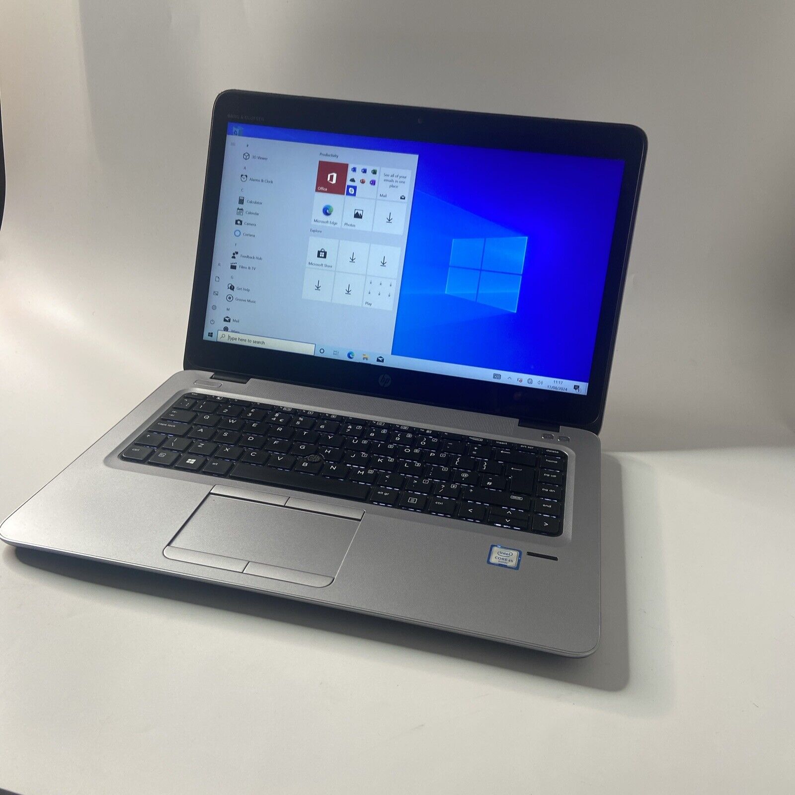 HP EliteBook 840 G3  i5-6300U 2.40 GHz 8GB 256 GB SSD Windows 10 Pro