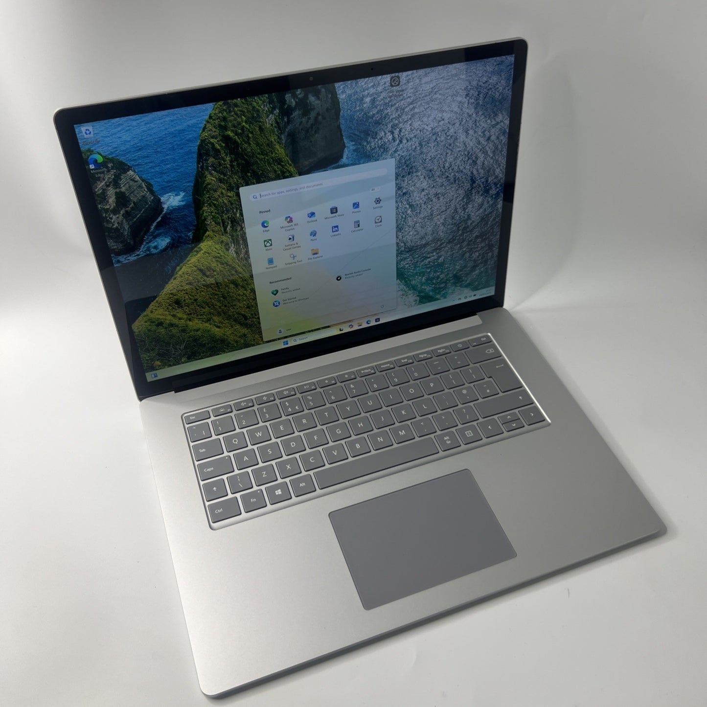 Microsoft Surface Laptop 3 15" AMD Ryzen 128GB SSD 8GB RAM Win 11 Hairline Crack