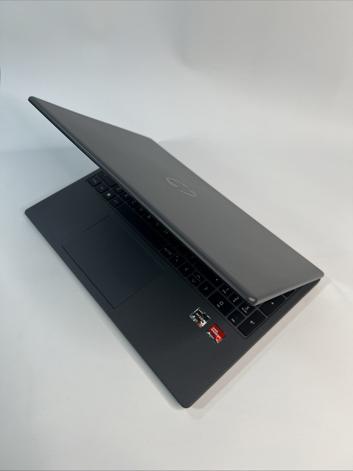 HP 15-fc0003sa 15.6-Inch FHD Laptop AMD RYZEN 3 7320U 8GB RAM 256GB SSD  Win 11