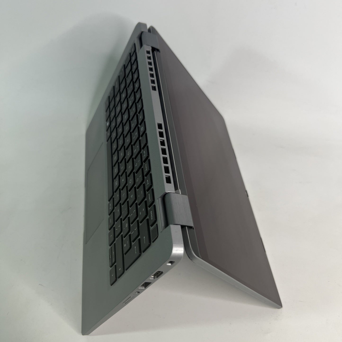 Dell Latitude 5330 2-in-1 i5-1235U 8GB 256GB SSD Windows 11 Touchscreen Laptop
