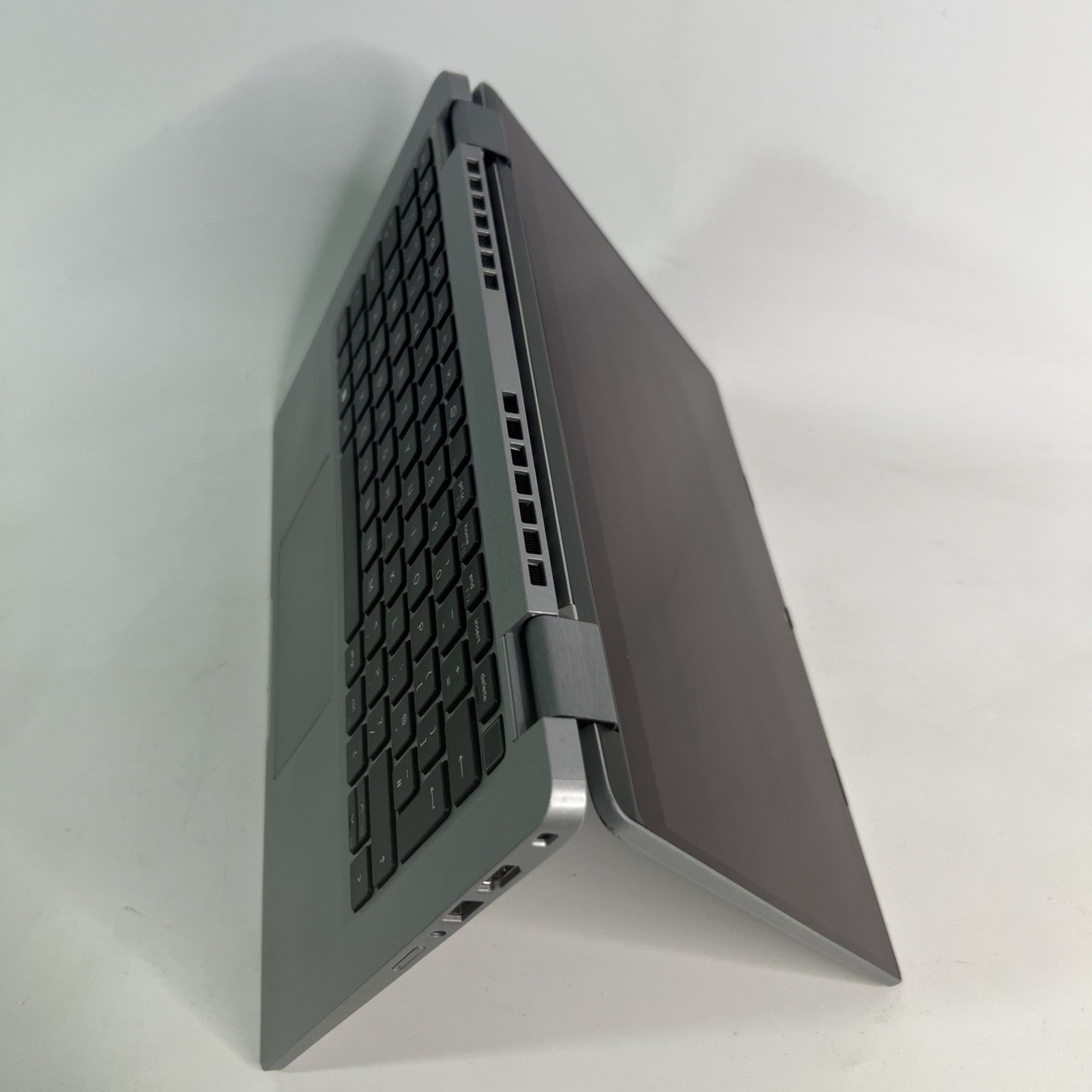 Dell Latitude 5330 2-in-1 i5-1235U 8GB 256GB SSD Windows 11 Touchscreen Laptop