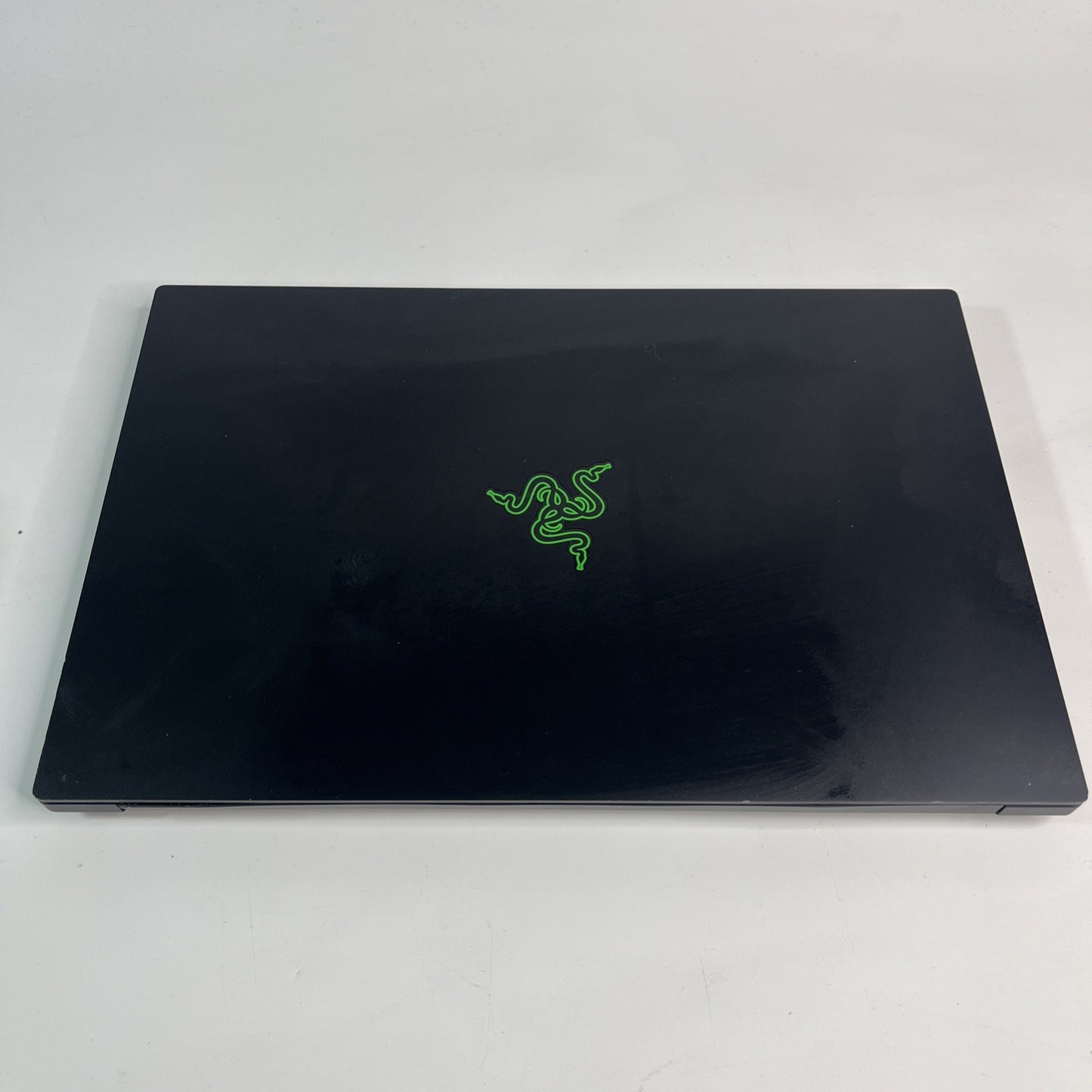Razer Blade 15 RZ09-0328 I7-10th GEN RTX 2060 16 GB RAM 512GB SSD GOOD BATTERY