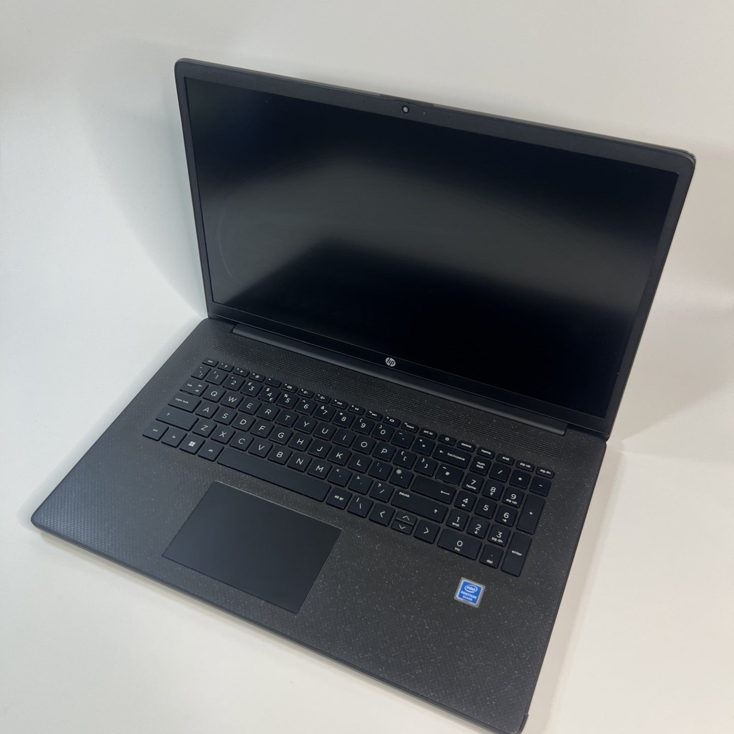 HP 17-cn0104na Laptop Intel Pentium N5030 4GB 128GB SSD 17.3 in FHD Win 11