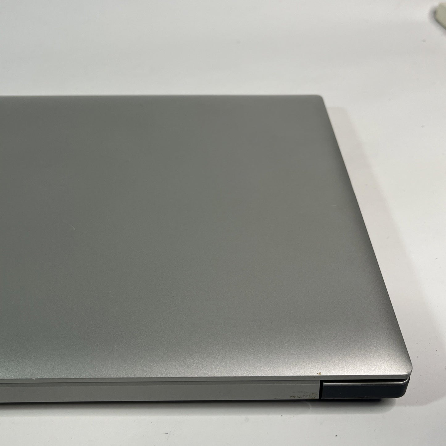 17.3INCH LENOVO IDEAPAD 320-171KB CORE I3 7110U GEN 8GB DDR4 SSD WIN 11 HOME.