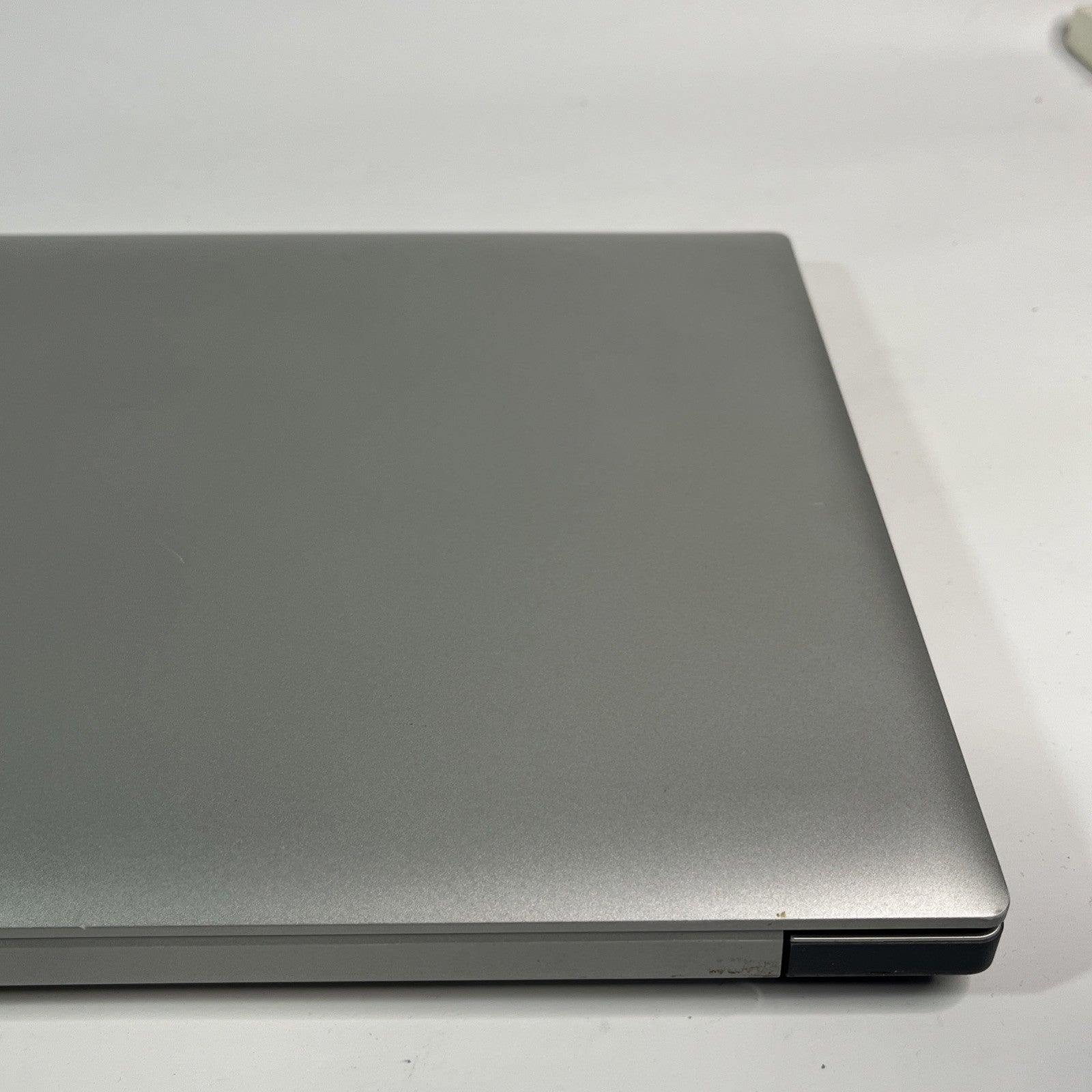 17.3INCH LENOVO IDEAPAD 320-171KB CORE I3 7110U GEN 8GB DDR4 SSD WIN 11 HOME.