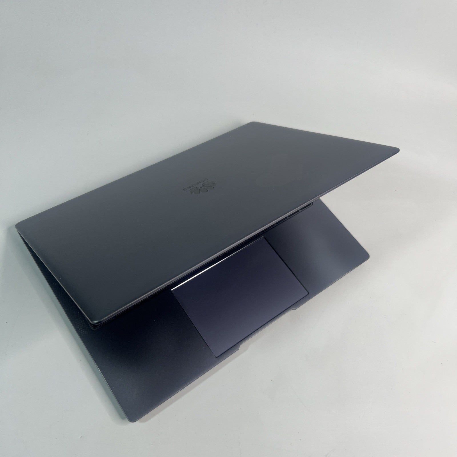 Huawei Mach-W29 Matebook X Pro Intel Core i7-8550U 512GB SSD 16GB NVIDIA MX150